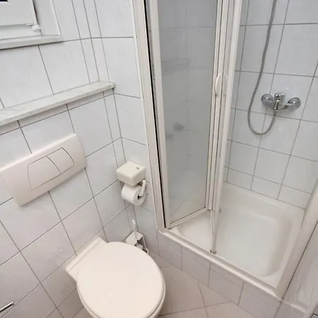 Duce 5973a Apartment *